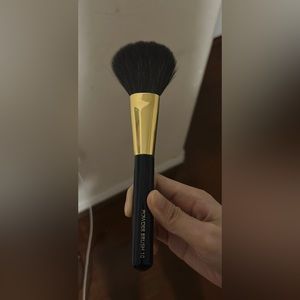 Estée Lauder brush